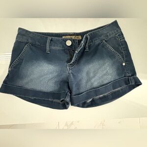 Low-rise jean shorts